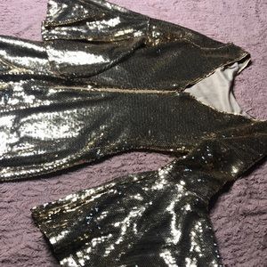 1970s inspired gold sequin dress! Great for 🎃!